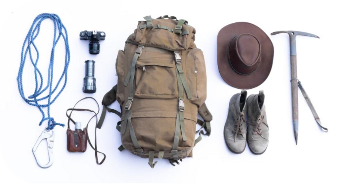 Balo giày và trang bị chuẩn bị cho chuyến trekking