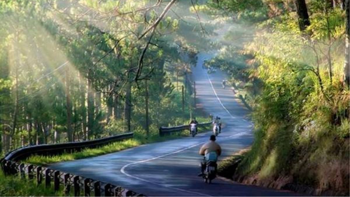 Cung đường đèo đẹp uốn lượn giữa núi Việt Nam