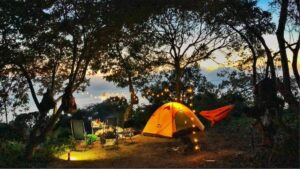 Trekking và cắm trại giữa núi rừng Việt Nam