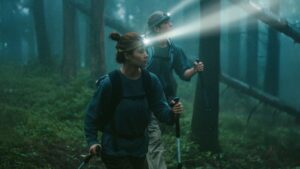 Đèn pin đội đầu dùng đế trekking và cắm trại