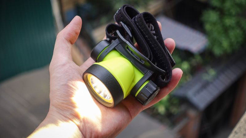 Đèn Pin Đội Đầu Dùng Để Trekking Và Cắm Trại: Đánh Giá & Cách Chọn 3 Chọn loại đèn pin đội đầu phù hợp