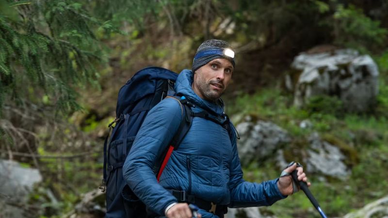 Đèn Pin Đội Đầu Dùng Để Trekking Và Cắm Trại: Đánh Giá & Cách Chọn 2 Tiêu chí cốt lõi để chọn đèn pin đội đầu
